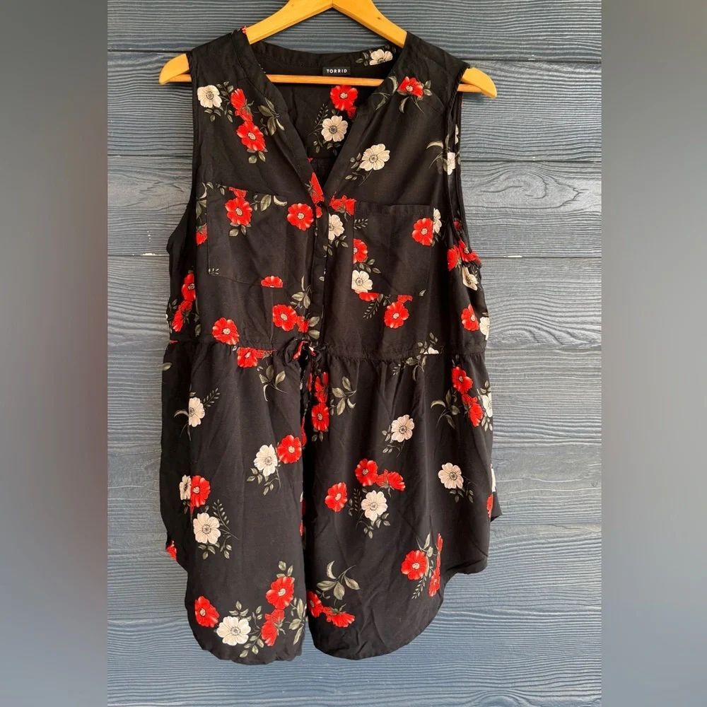 🌺 Torrid Floral Sleeveless Blouse Plus Size 2X Boho Spring Summer Top Flowers